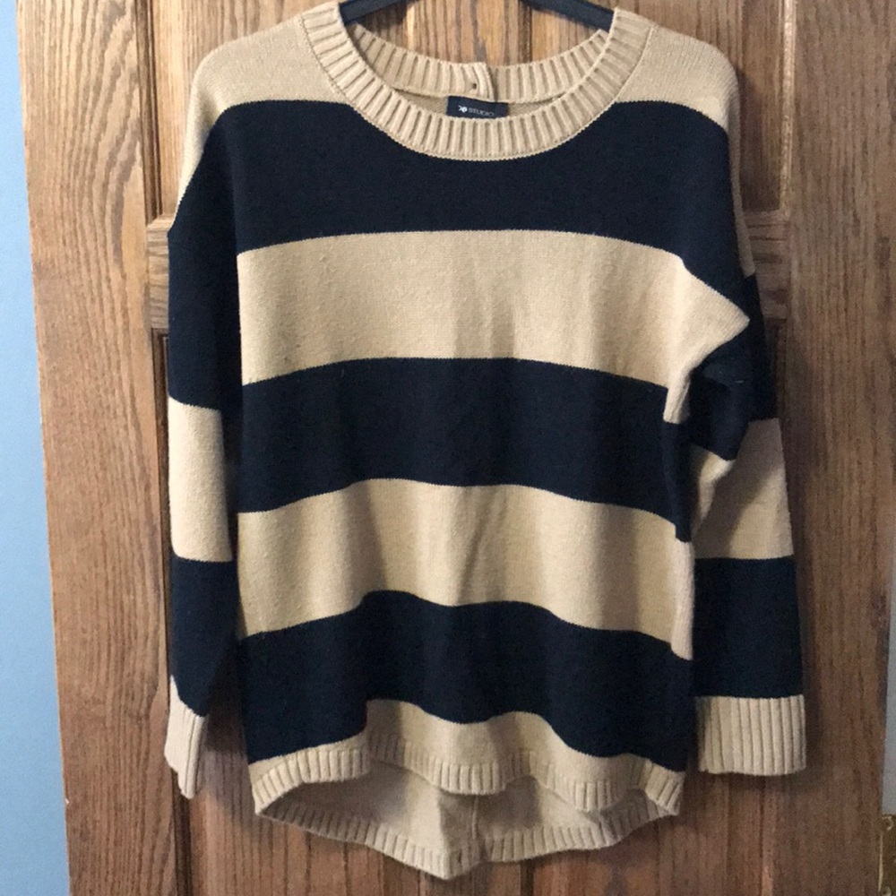 Striped sweater back button detail